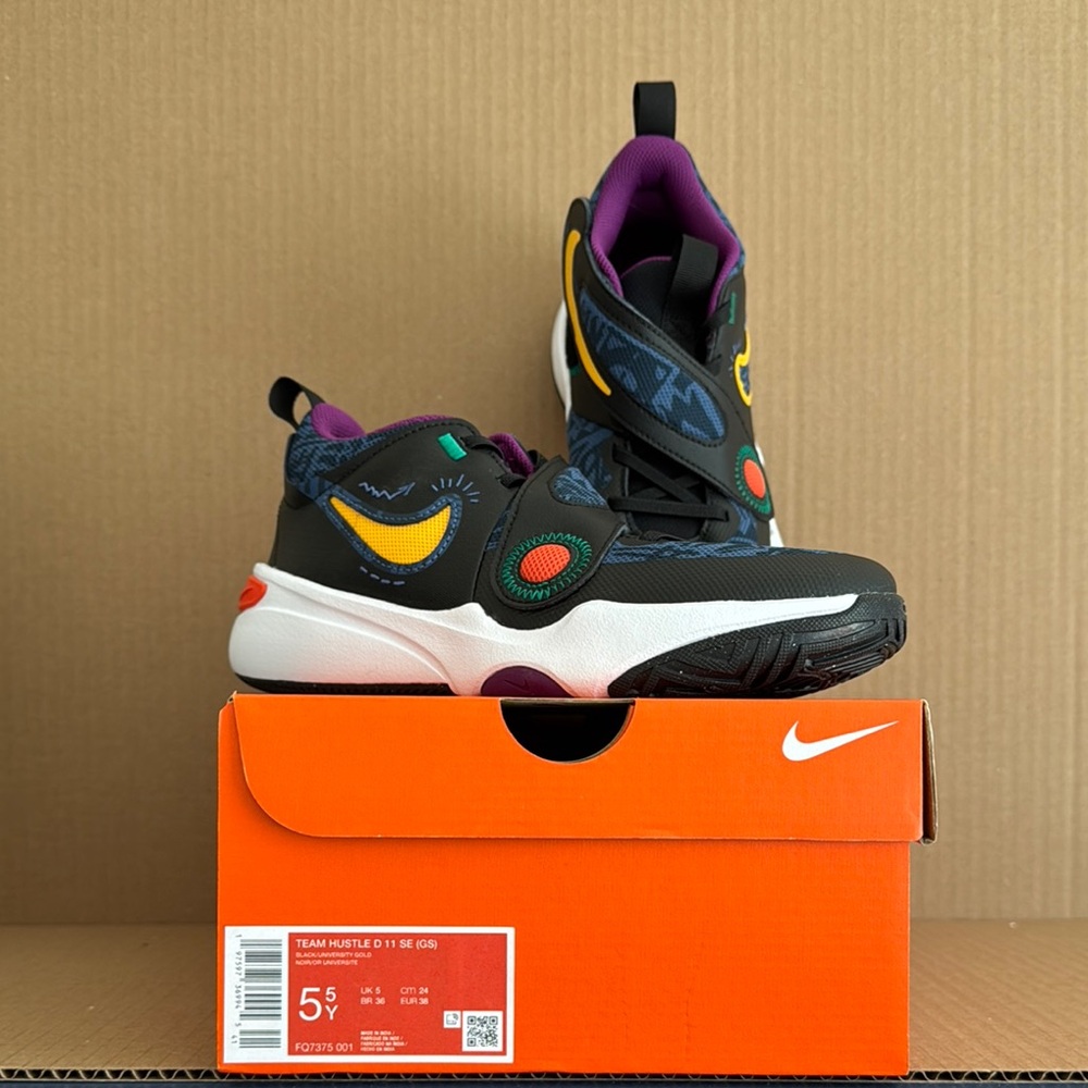 NWT Nike Kids Black and White Shoes